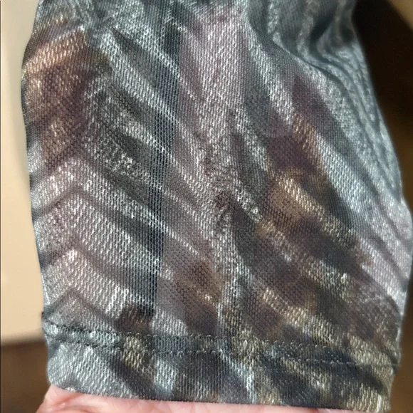 Bailey /44 print turtleneck top, med - Picture 4 of 6